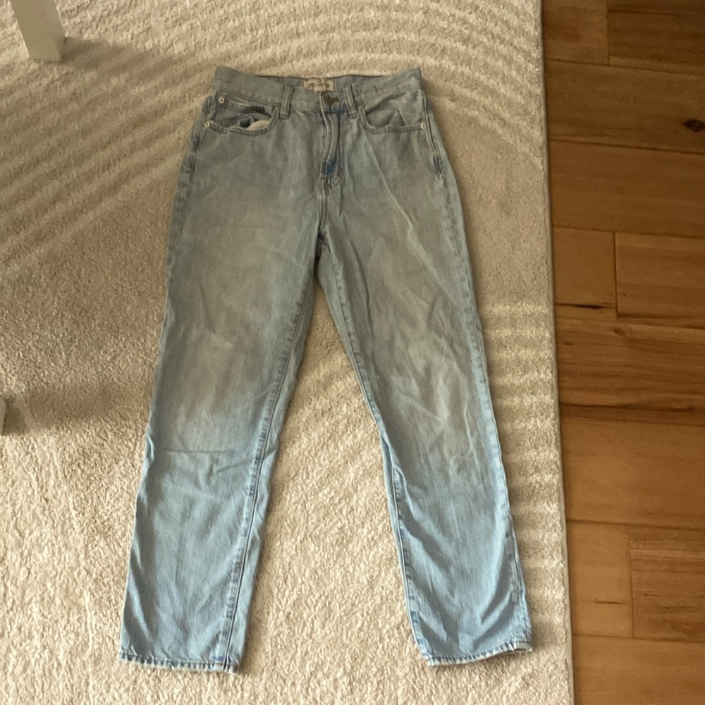 Madewell Perfect Vintage Jean. Size 26 Regular.